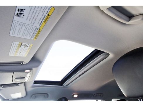 Used 2022 Nissan Armada SL w/ Captain's Chairs Package image 34