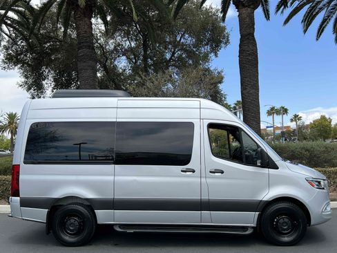 Used 2023 Mercedes-Benz Sprinter 2500 image 21