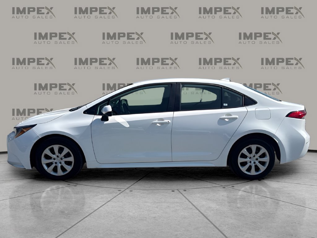 Used 2025 Toyota Corolla LE w/ Convenience Package FWD image 2