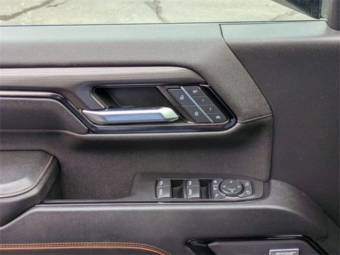 Used 2024 GMC Sierra 2500 AT4 w/ AT4 Premium Plus Package image 12