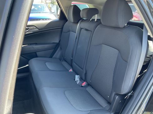 Used 2023 Kia Sportage LX FWD image 19