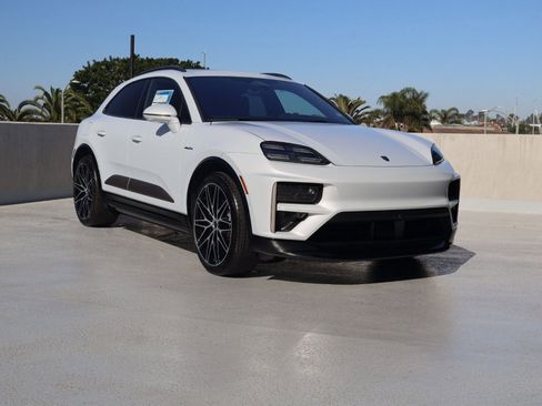 New 2026 Porsche Macan Turbo Electric image 7