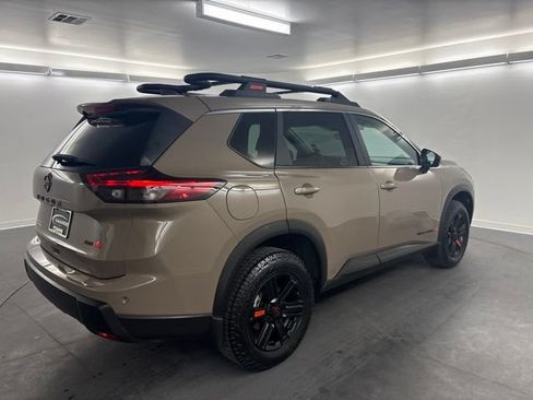 Used 2026 Nissan Rogue SV AWD/4WD image 9