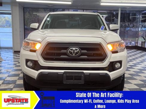Used 2020 Toyota Tacoma SR5 image 3