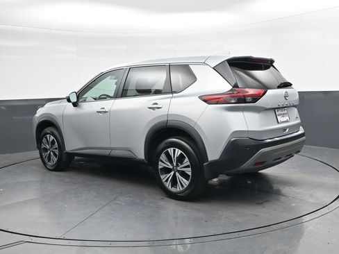 Used 2022 Nissan Rogue SV image 6