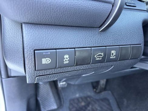 Used 2024 Toyota Camry SE image 17