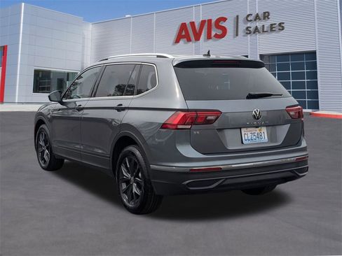 Used 2024 Volkswagen Tiguan SE image 9