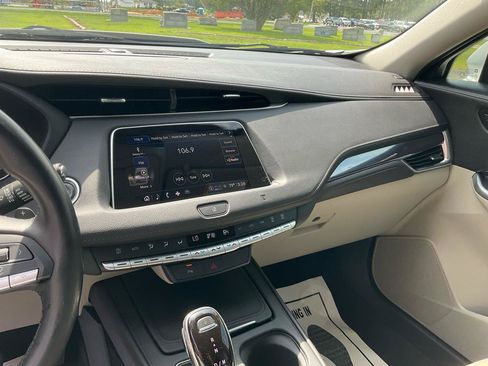 Used 2021 Cadillac XT4 Luxury FWD image 21