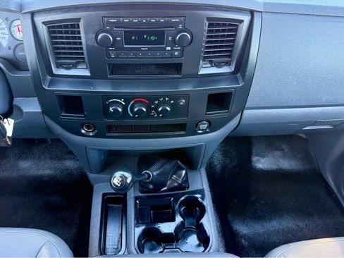 Used 2008 Dodge Ram 1500 Truck ST image 12
