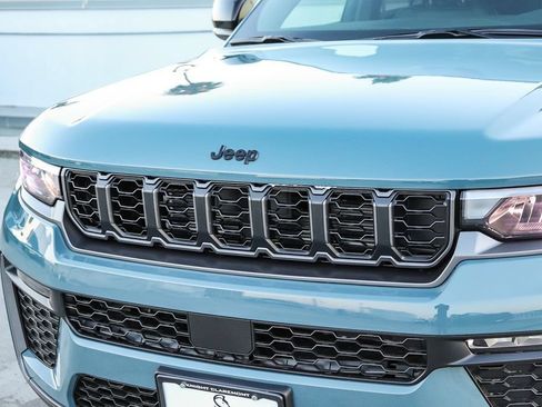 New 2026 Jeep Grand Cherokee L Limited w/ Limited Altitude Package AWD/4WD image 6