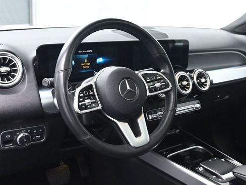 Used 2022 Mercedes-Benz GLB 250 4MATIC w/ Premium Package Lite image 25