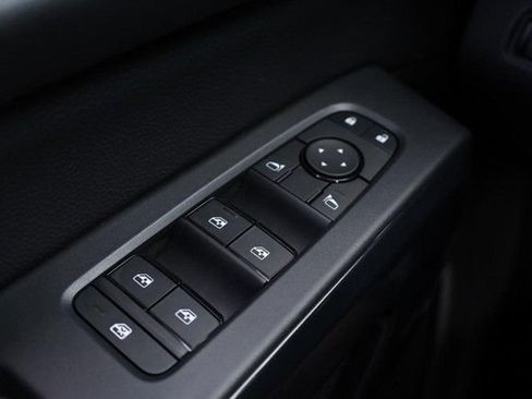 Certified 2025 Nissan Pathfinder SV w/ SV Premium Package AWD/4WD image 21