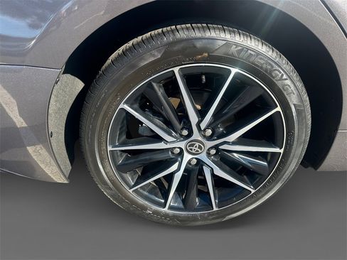 Used 2023 Toyota Camry SE image 10