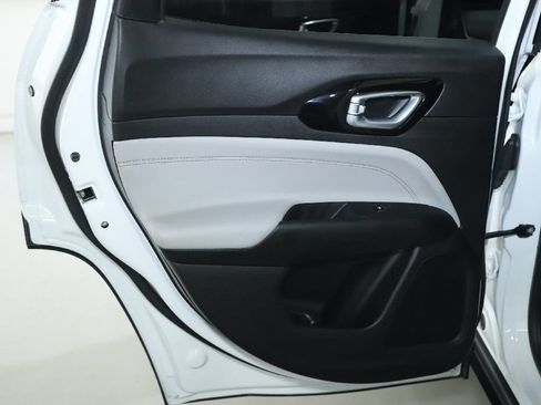 Used 2025 Jeep Compass Limited AWD/4WD image 13