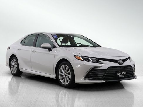 Used 2024 Toyota Camry LE image 7