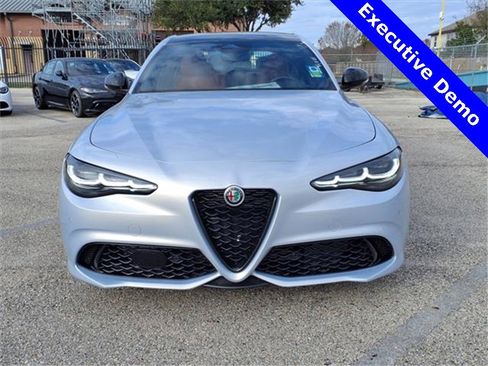 New 2025 Alfa Romeo Giulia Veloce w/ Veloce Package Rwd image 5