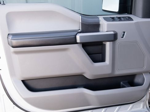 Used 2019 Ford F150 XLT image 12