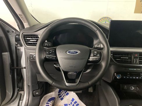 Used 2024 Ford Escape Platinum image 8