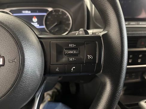 Used 2024 Nissan Rogue S image 23