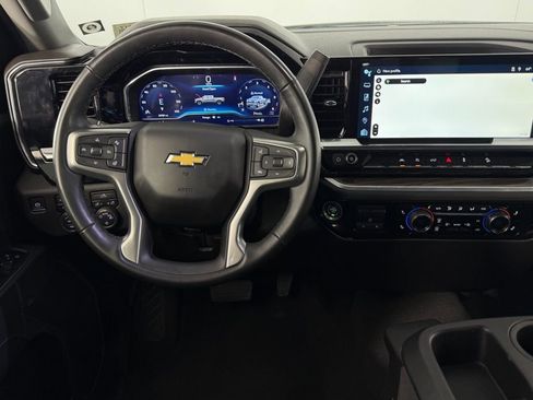 Used 2024 Chevrolet Silverado 1500 LT w/ Z71 Off-Road Package image 12