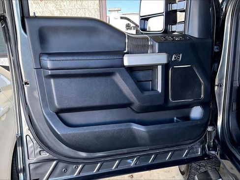 Used 2020 Ford F250 Lariat w/ Lariat Ultimate Package image 22