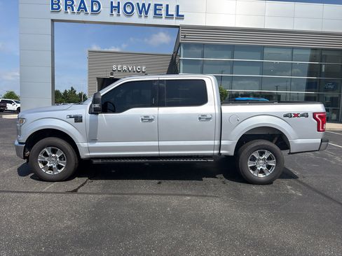 Used 2015 Ford F150 XLT w/ Equipment Group 302A Luxury AWD/4WD image 9