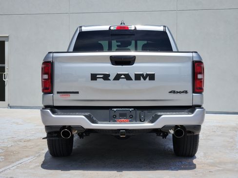 Used 2025 RAM 1500 Big Horn AWD/4WD image 7