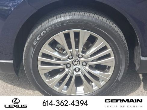 Used 2023 Toyota Venza XLE AWD/4WD image 13