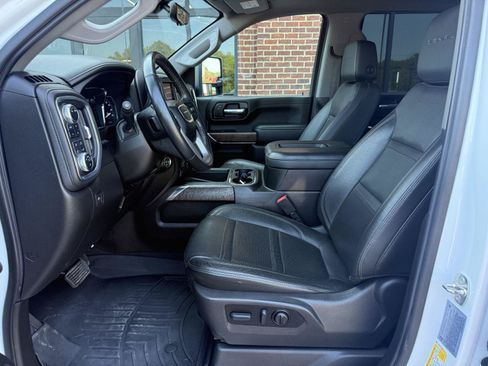 Used 2022 GMC Sierra 2500 Denali w/ Technology Package AWD/4WD image 17