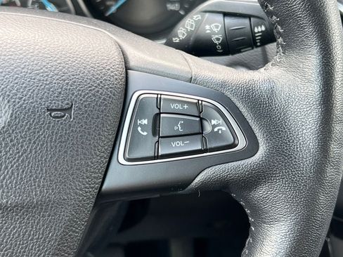 Used 2018 Ford Focus Titanium w/ Titanium Technology Package FWD image 20