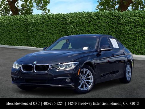 Used 2018 BMW 320i Sedan RWD image 1