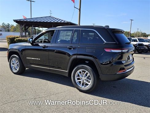 New 2025 Jeep Grand Cherokee Laredo X image 9