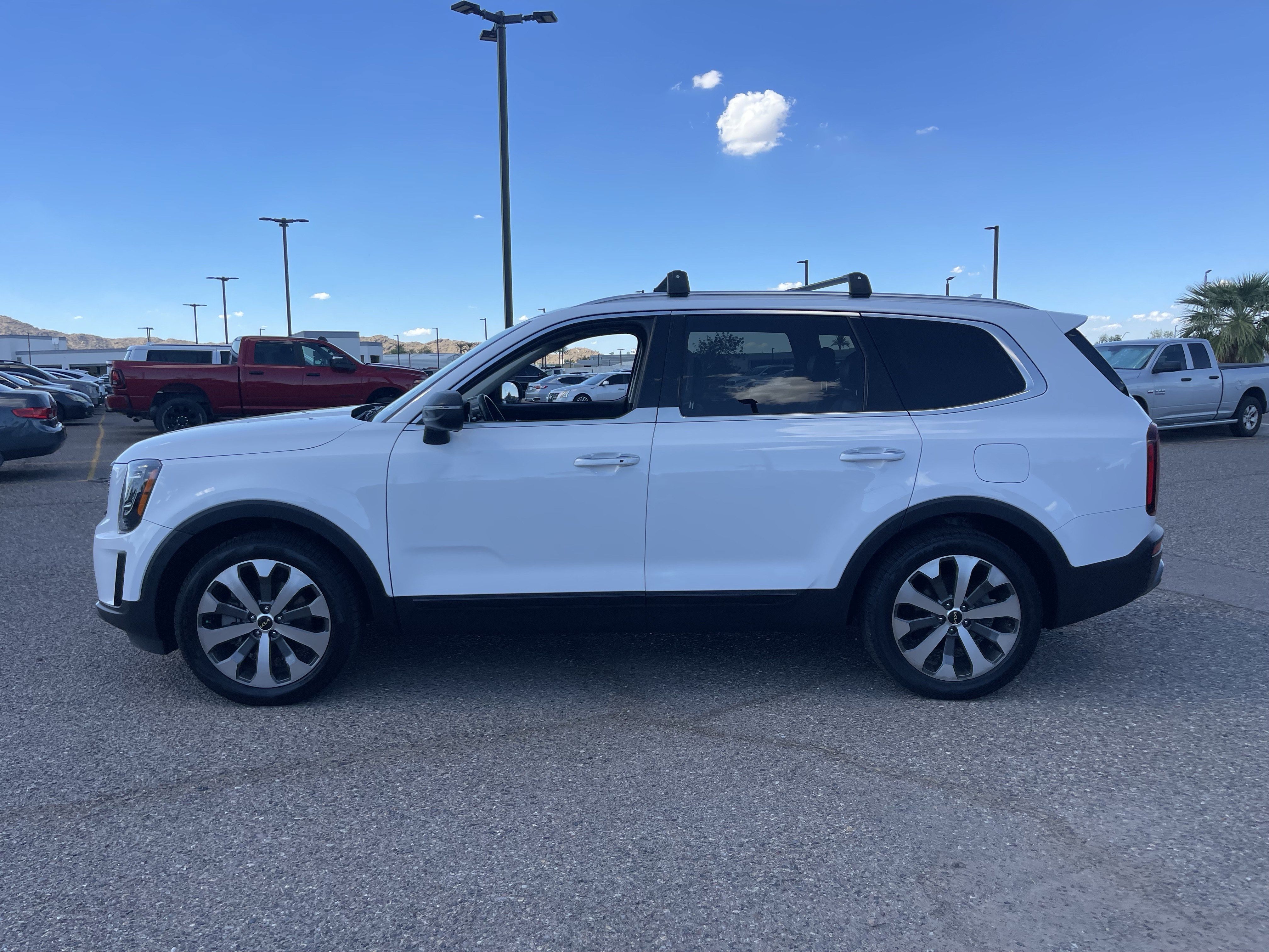 Used 2021 Kia Telluride S FWD image 3