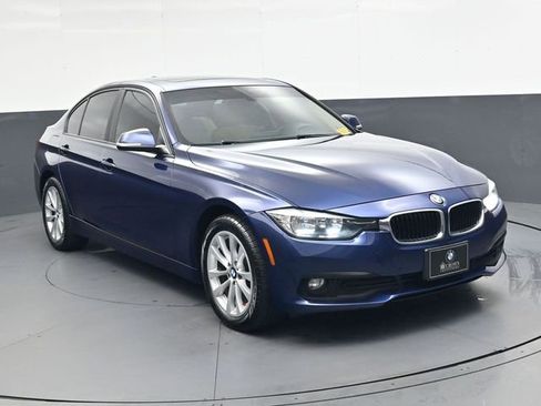Used 2017 BMW 320i xDrive Sedan image 2