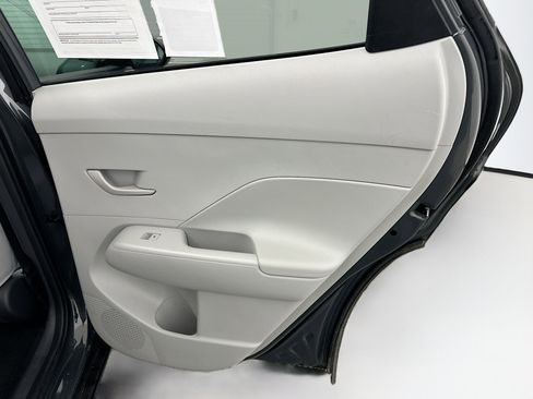 Used 2025 Hyundai Kona SEL image 31