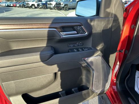 Used 2025 Chevrolet Silverado 1500 High Country image 20