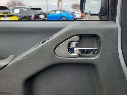 Certified 2017 Nissan Frontier SV w/ SV Value Truck Package image 17