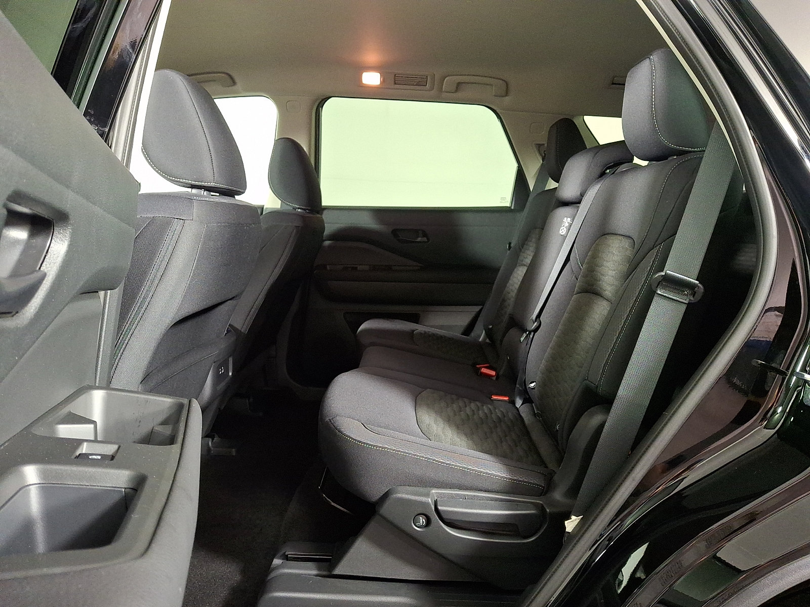 Used 2024 Nissan Pathfinder SV w/ Black Appearance Package AWD/4WD image 13