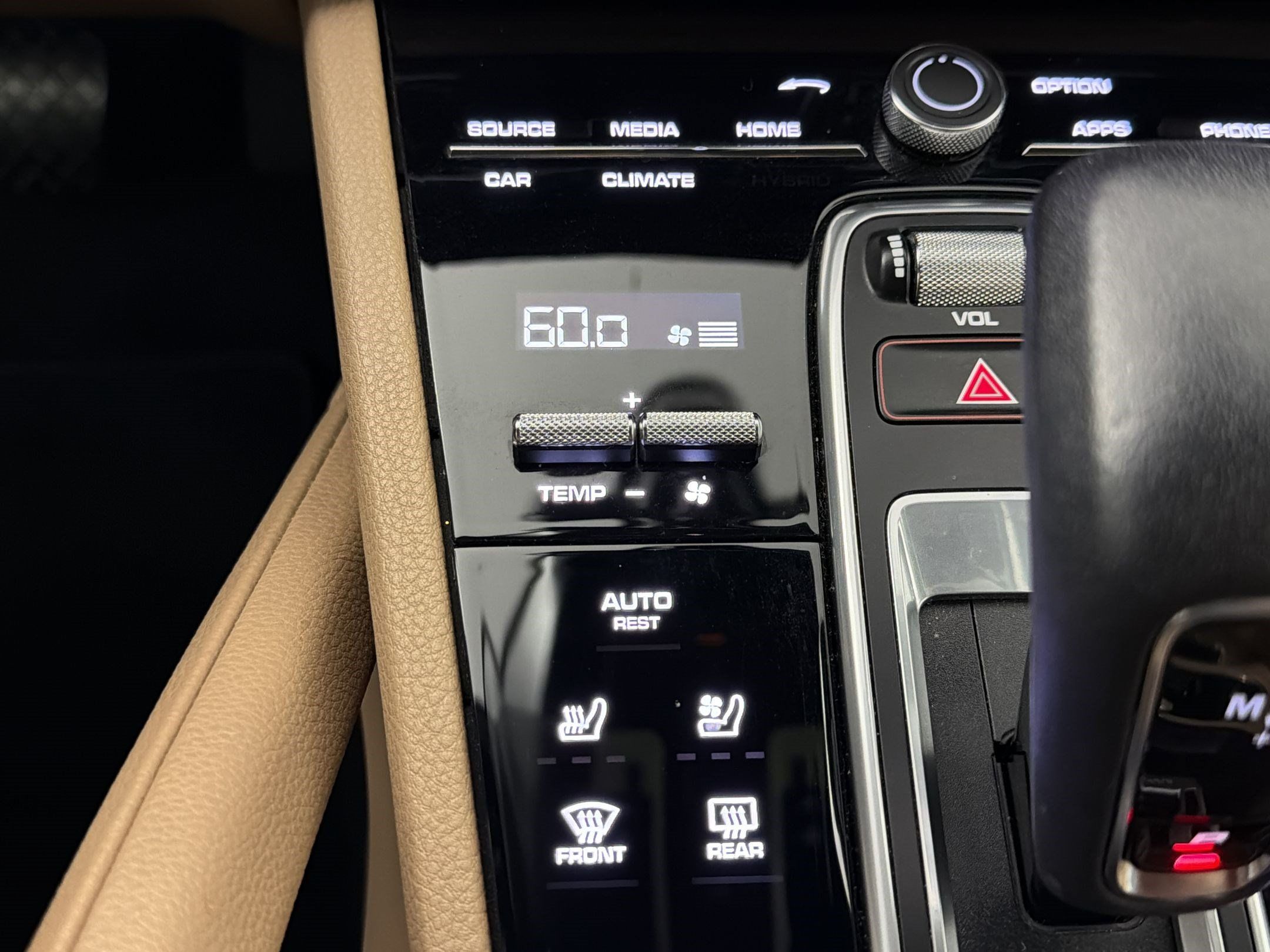 Certified 2023 Porsche Cayenne AWD/4WD image 17