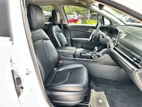 Used 2023 Kia Sportage EX FWD image 9