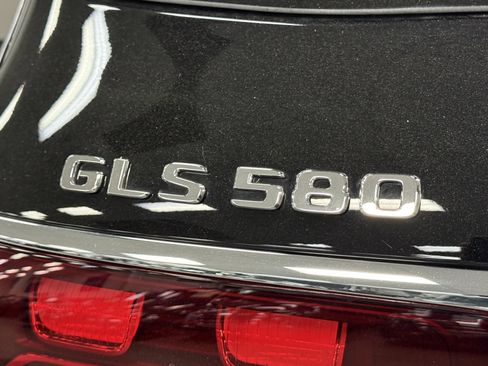 Certified 2026 Mercedes-Benz GLS 580 4MATIC image 15