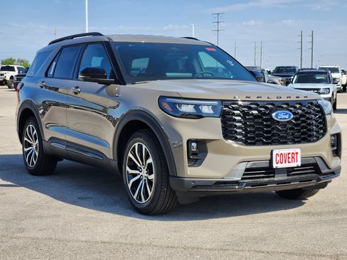 New 2026 Ford Explorer ST-Line RWD image 2