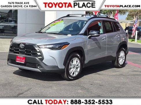 Used 2026 Toyota Corolla Cross LE FWD image 1