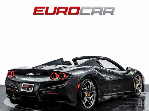 Used 2022 Ferrari F8 Tributo image 6