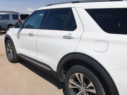 Used 2020 Ford Explorer Platinum w/ Premium Technology Package AWD/4WD image 8