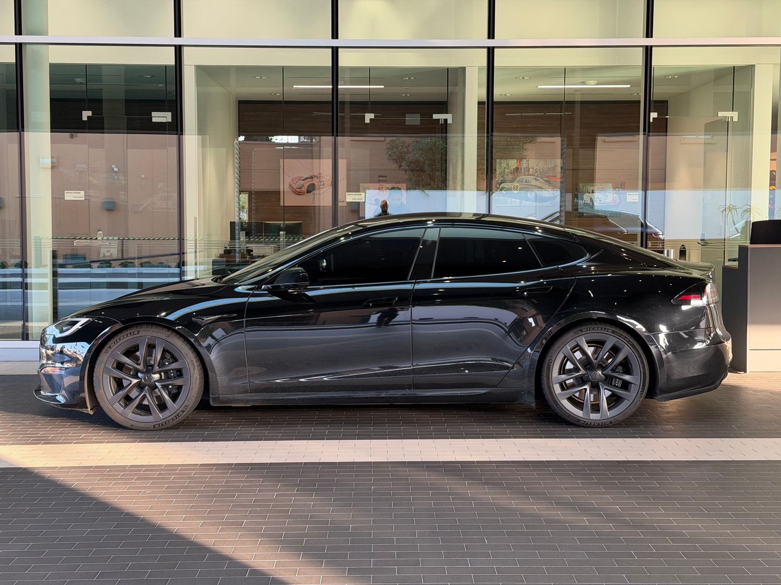 Used 2022 Tesla Model S AWD/4WD image 2