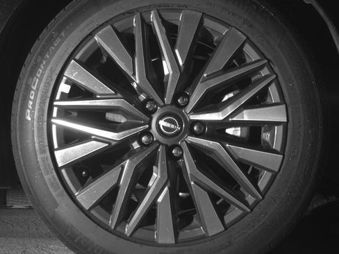 Used 2025 Nissan Altima 2.5 SV FWD image 13
