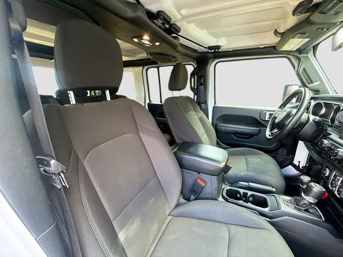 Used 2023 Jeep Wrangler Unlimited w/ Cold Weather Group image 37