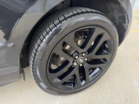 Used 2020 Land Rover Range Rover Evoque SE image 9