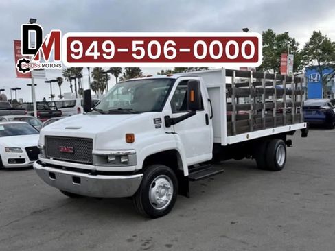 Used 2005 GMC TopKick C4500 2WD Regular Cab image 1